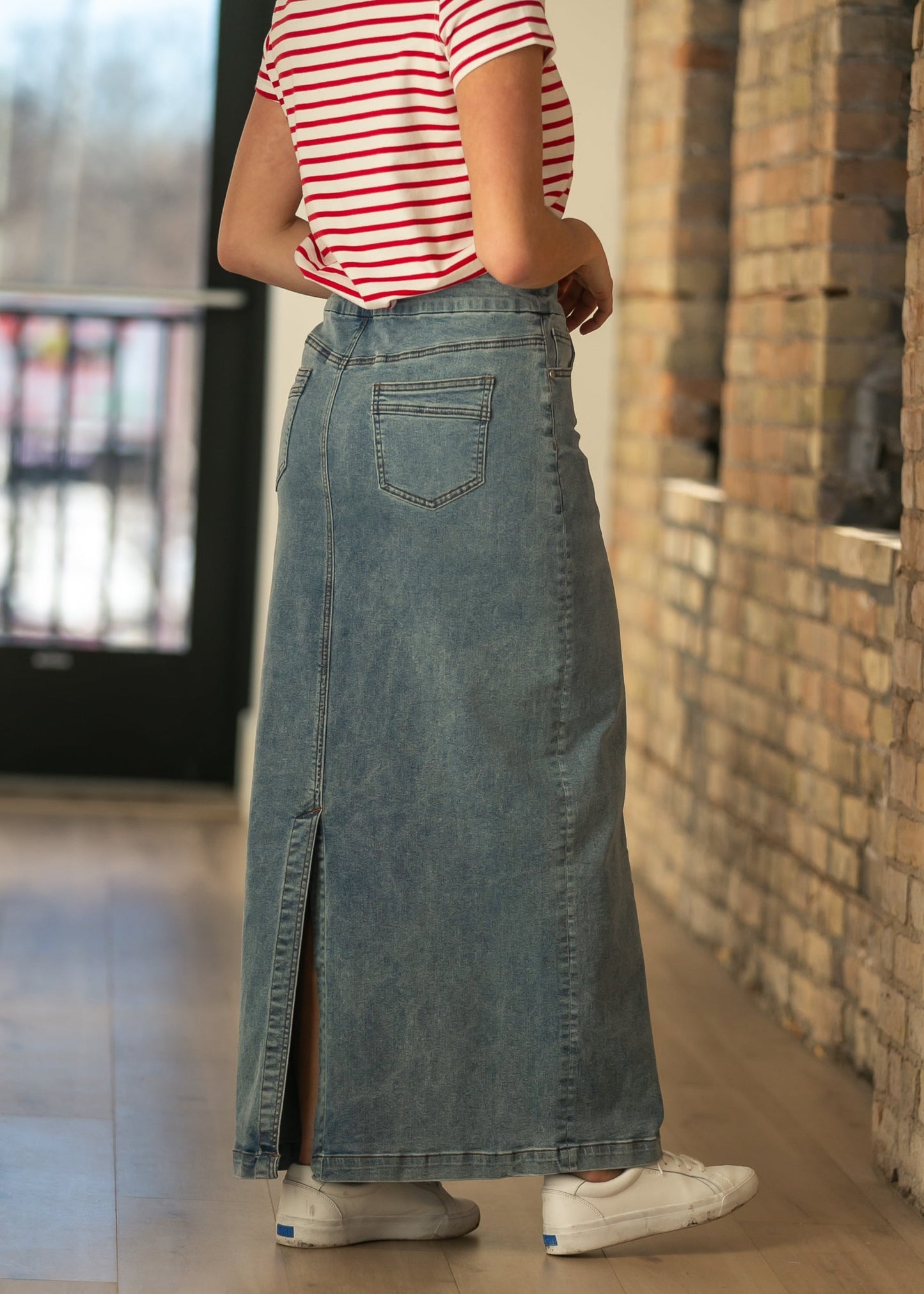 Donna Classic Wash Maxi Denim Skirt