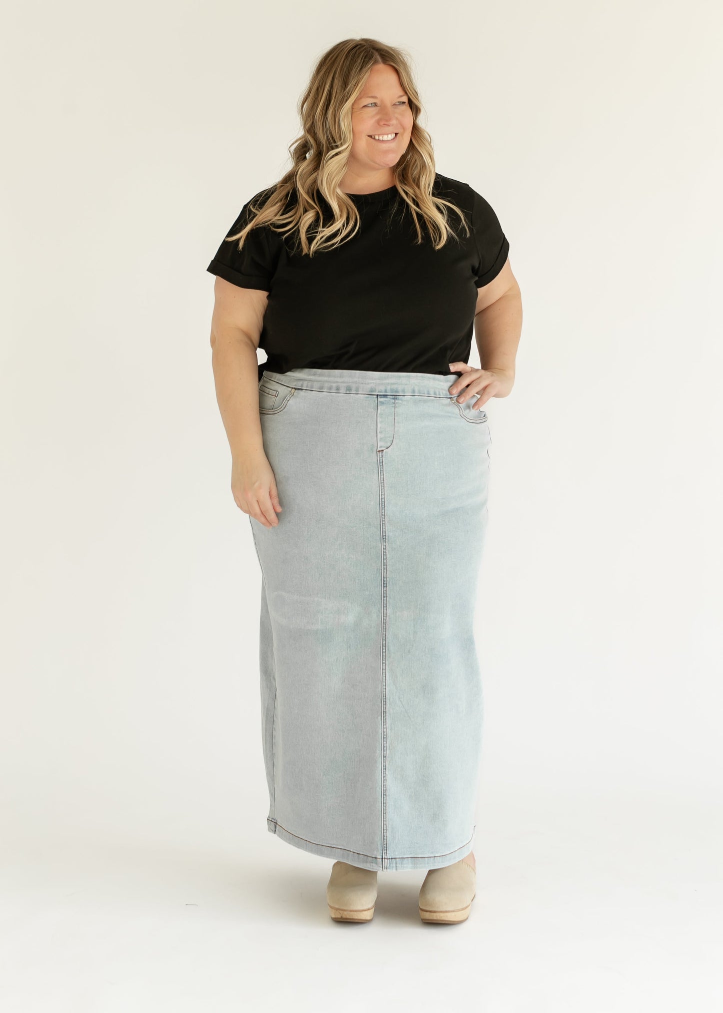 Donna Light Wash Maxi Denim Skirt